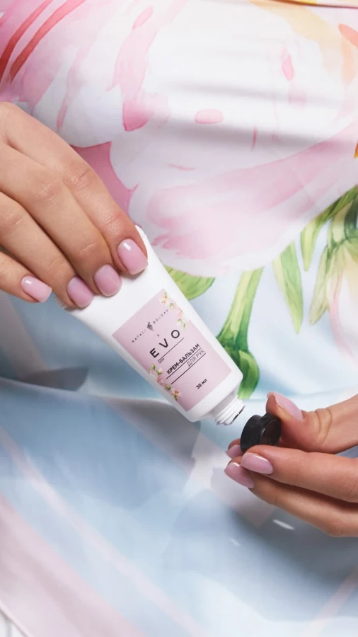 Подарунки на 8 березня з благодійною місією: Natali Bolgar, EVO derm та ГО «Землячки» підтримують захисниць