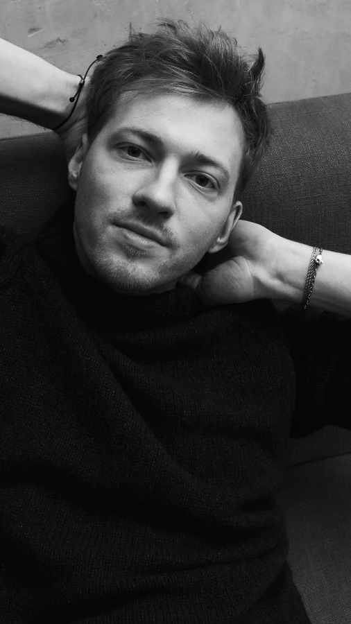 Авторський почерк: Григорій Бакланов про роль Олександра Довженка і роботу над виставою «Я бачу, вас цікавить пітьма»