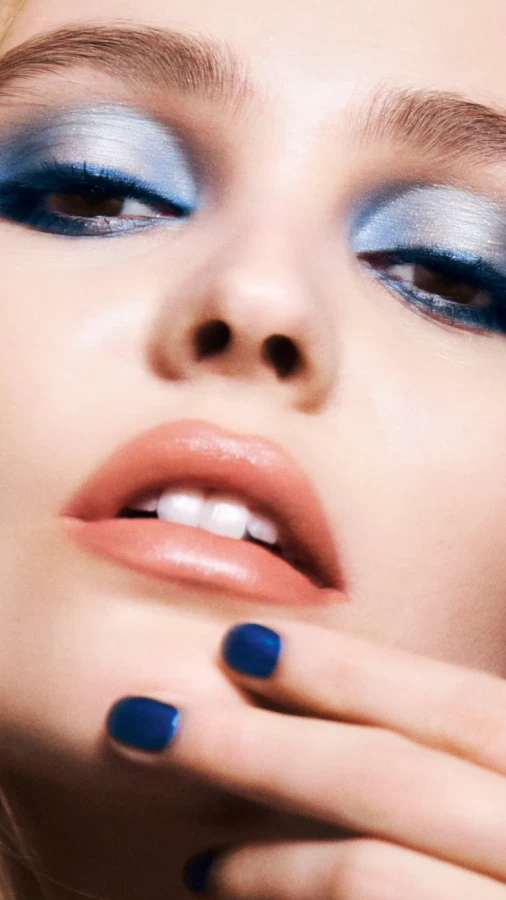 Denim-smoky: макіяж очей у відтінках деніму — новий тренд весни