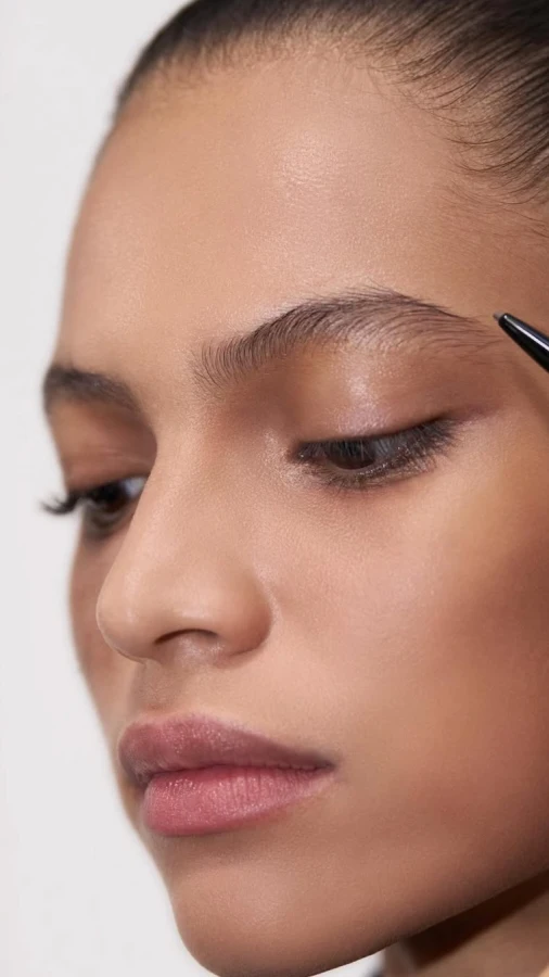 Back to nature: як зробити наймодніші брови сезону весна-літо — 2026