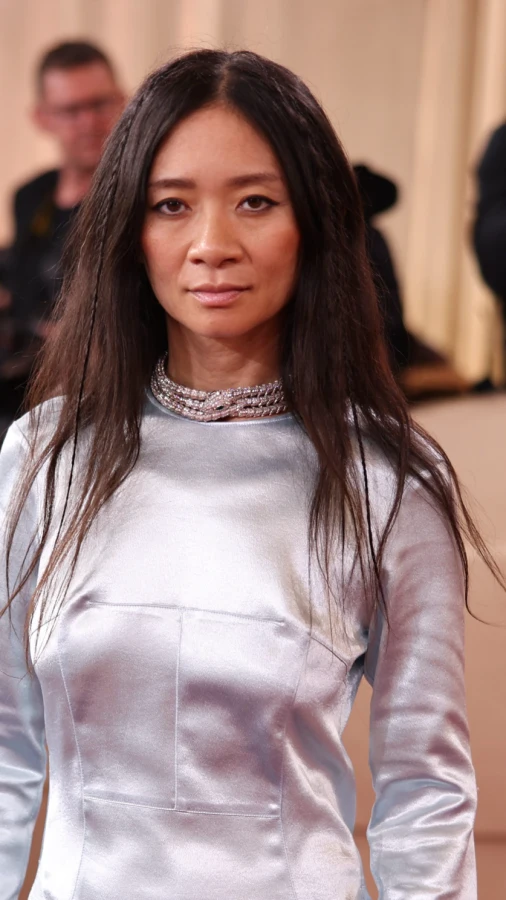 Режисерка фільму «Гамнет» Хлої Чжао збирає гроші для українських зооволонтерів