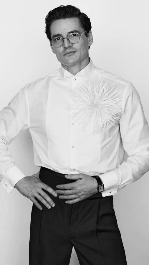 Педро Паскаль став амбасадором модного дому Chanel