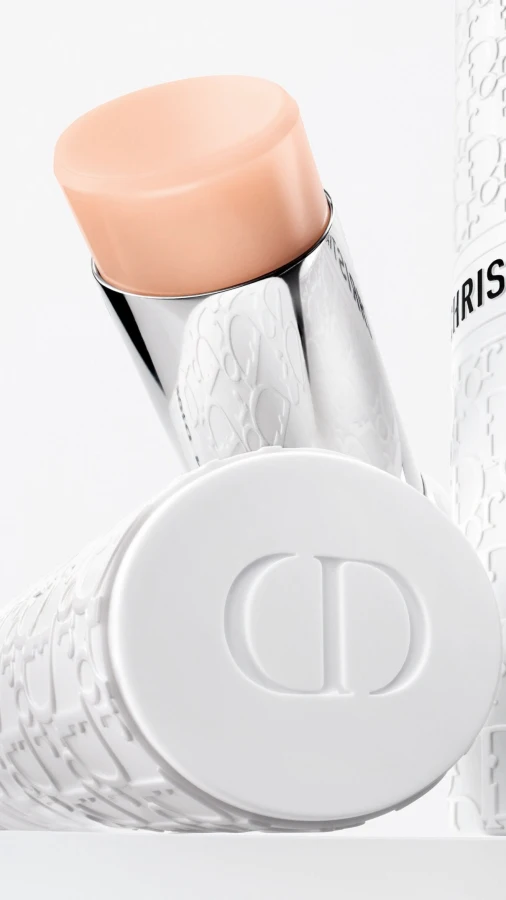 Beauty-рішення сезону: оновлений SPF-стік Dior тепер можна наносити поверх макіяжу 