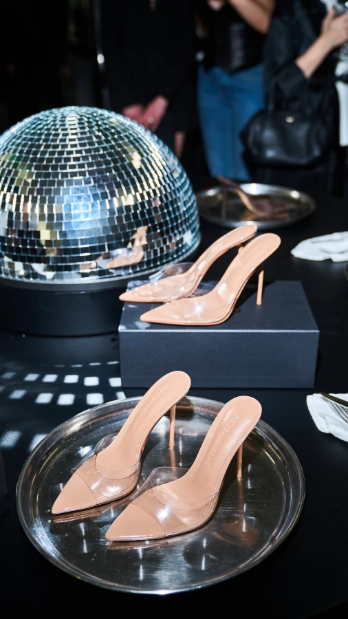 Quiet femininity: чому всі говорять про нову shoe-капсулу