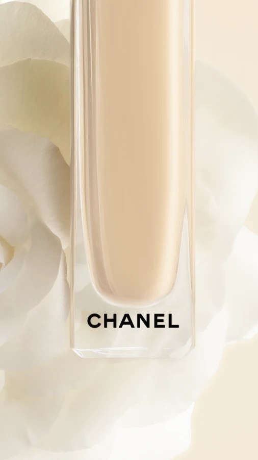 CHANEL випустив консилер-сироватку з керамічним аплікатором, який охолоджує шкіру