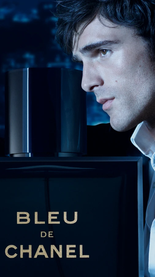 Джейкоб Елорді у своїй першій рекламній кампанії аромату Bleu de Chanel 
