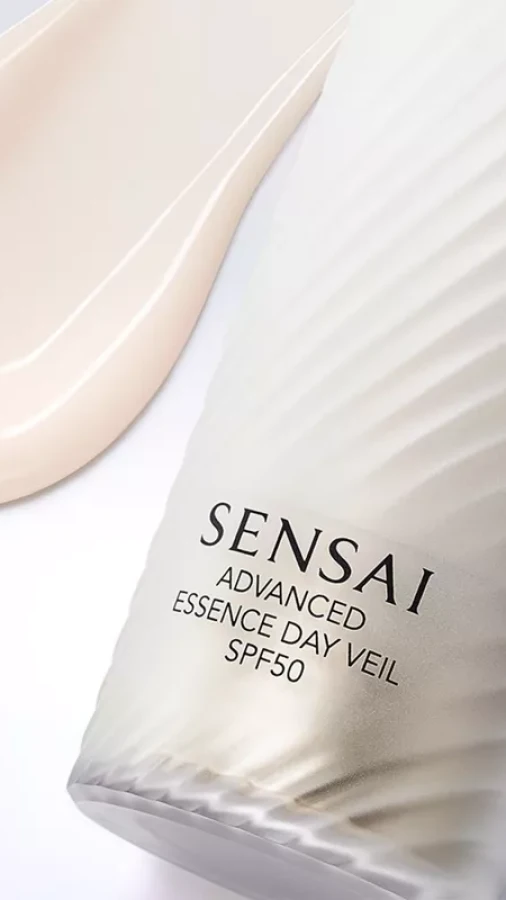 Культова есенція-вуаль Sensai отримала SPF 50 і нову антивікову формулу