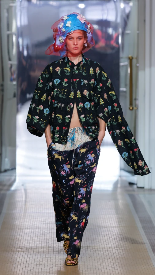Коли тіло диктує правила: як Vivienne Westwood переосмислює взаємодію тіла й одягу