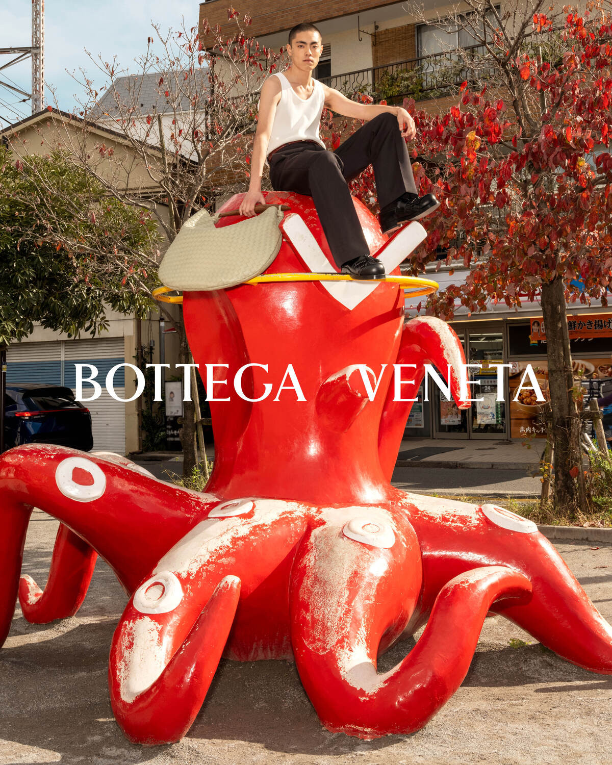 Bottega Veneta представив весняно-літній кампейн 2024