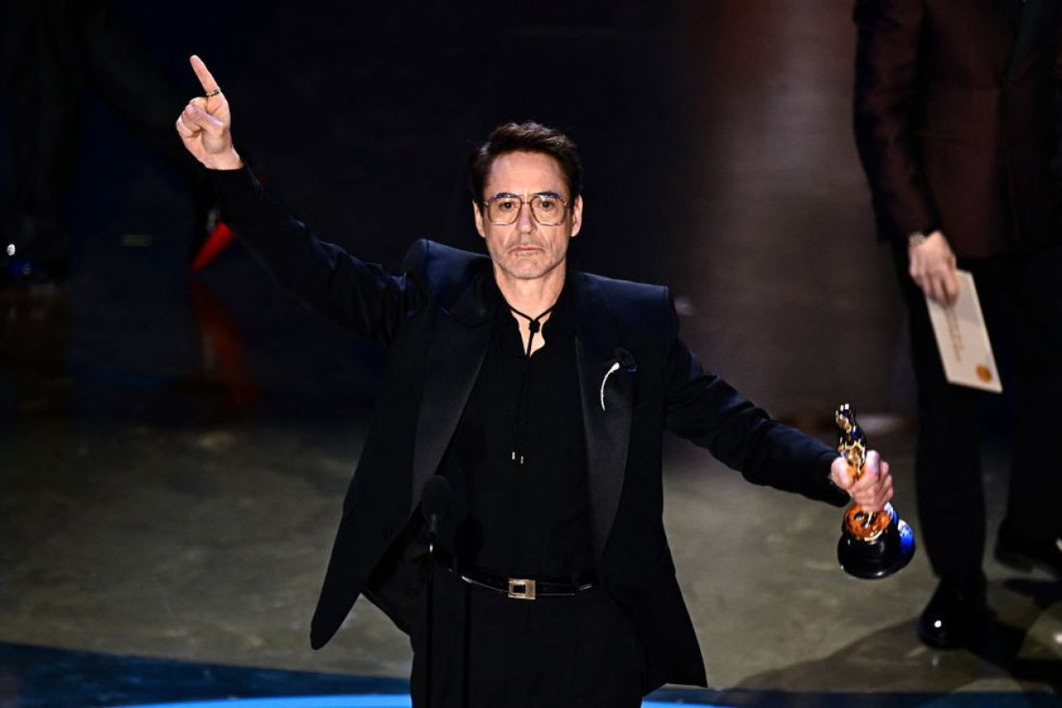 Robert Downey Jr. gave a funny, touching acceptance speech