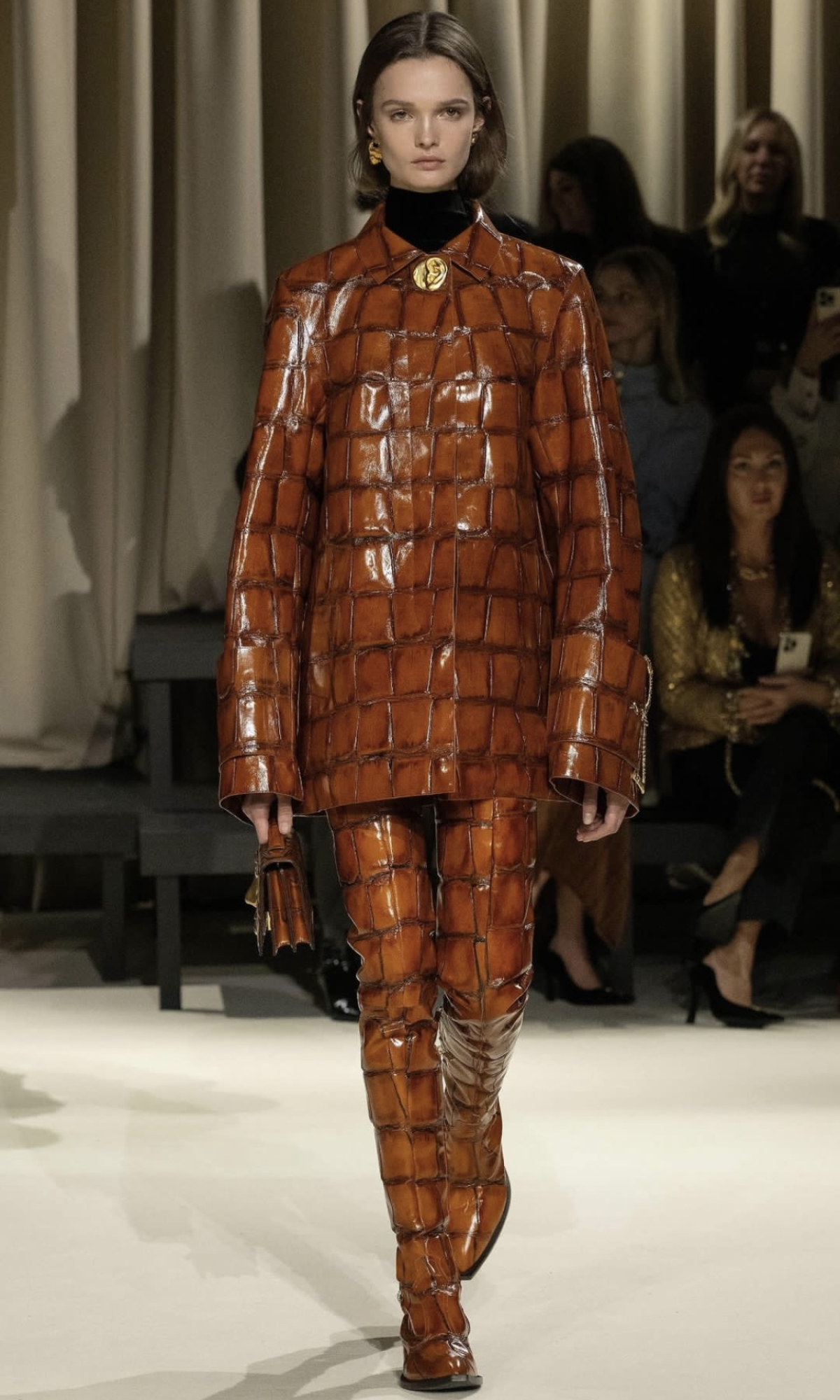 Показ Schiaparelli осінь-зима — 2024/25 на Тижні моди у Парижі 